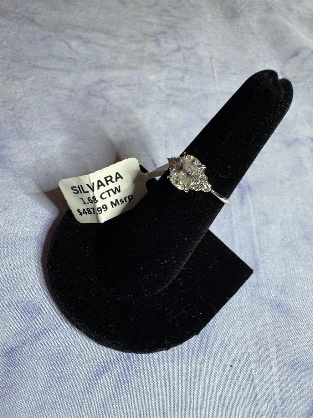 Oval Cut Moissanite DiamondRing in 925 Sterling Silver - Picture 2 of 4